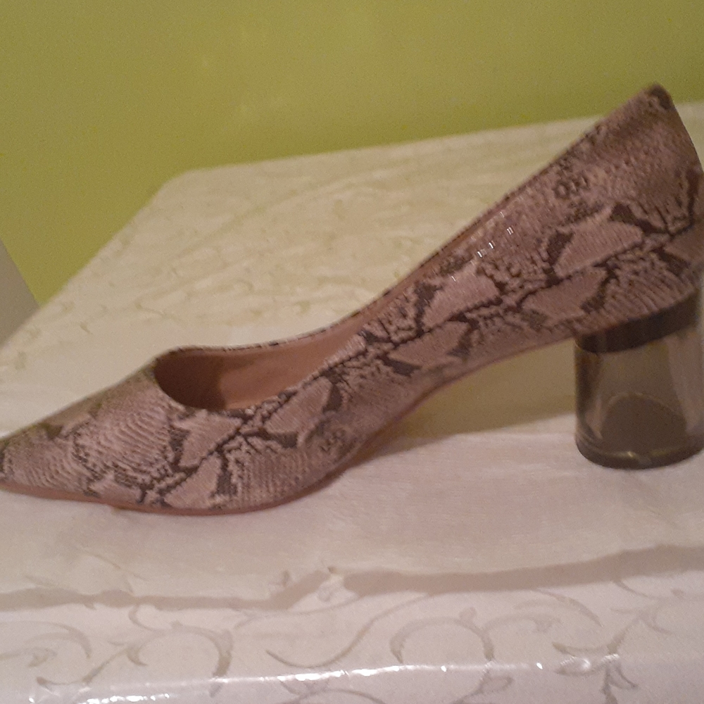 Casual shoes